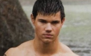 Ces célébrités qui  ont pris du muscle : Taylor Lautner