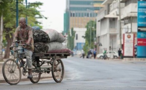 A Dar es-Salaam, les cyclistes cherchent leur voie