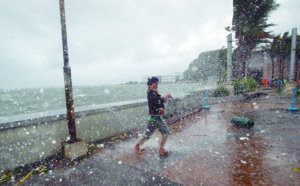 Le typhon Hagupit balaye les Philippines