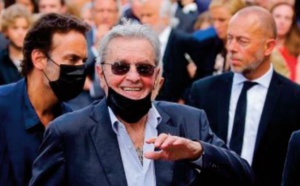 Alain Delon victime de harcèlement moral ?