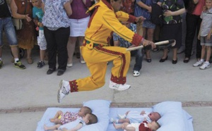 Les festivals à voir une fois dans sa vie : Le festival du “Saut de bébés” (Espagne)