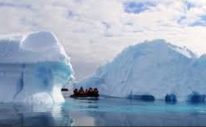 ​L'épaisseur des glaces autour de l'Antarctique s'est nettement réduite