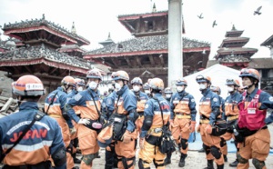 ​La police anti-émeute  intervient pour contenir  la colère des survivants au Népal