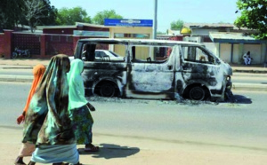 Sept morts et 31 blessés au Nigeria dans un  attentat-suicide commis par une jeune fille