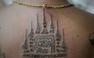 ​Des tatouages sacrés comme  souvenir de vacances de Thaïlande