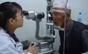 Offrir des soins médicaux spécialisés aux démunis souffrant de la cataracte