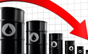 Le pétrole passe sous  la barre des 50 dollars  le baril  en Asie