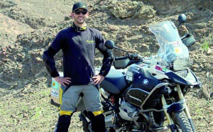 Un jeune Marocain sillonne l'Europe à moto pour la bonne cause