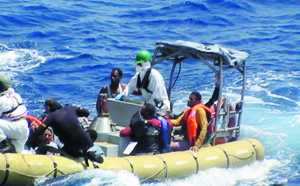 Les survivants du  naufrage en Méditerranée arrivent à Palerme