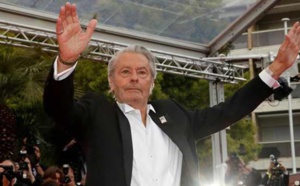 La France prépare ses adieux à Alain Delon