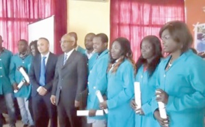 Remise des diplômes aux migrants africains au terme d'une formation dans les professions agricoles