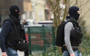 Attentats de Paris: les opérations de police se poursuivent en Belgique