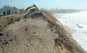 Alors que l’avancée de l’océan est irréversible, les autorités ferment les yeux sur le saccage  de dunes séculaires à Mohammedia