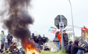 Le robinet des carburants, nouvelle arme de la fronde sociale en France