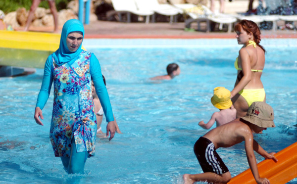 Du simulacre  médiatico-politique  autour du burkini