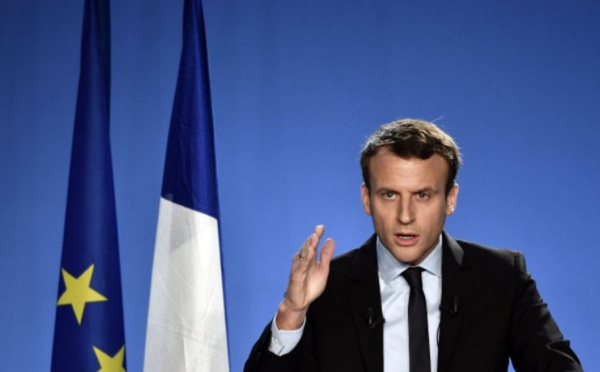 L'ex-ministre Emmanuel Macron annonce sa candidature à la présidentielle française