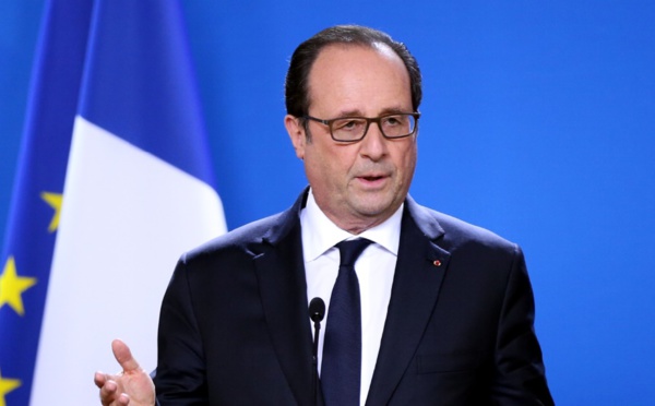 Coup de tonnerre de l'abandon du président Hollande