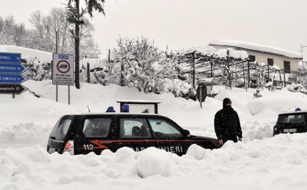 De nombreux morts dans un hôtel touché par une avalanche en Italie