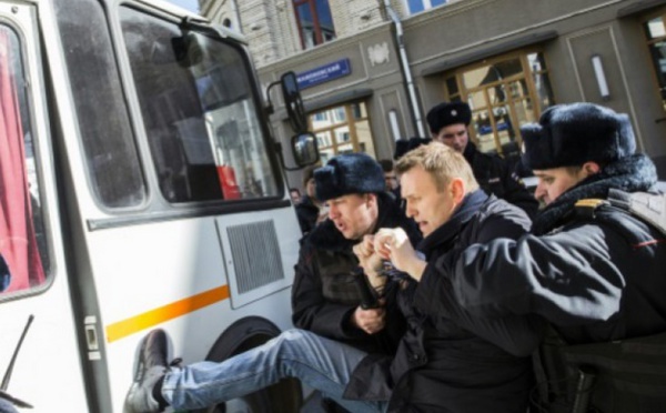 L'UE appelle la Russie à libérer sans tarder les manifestants : L'opposant Navalny face à la justice