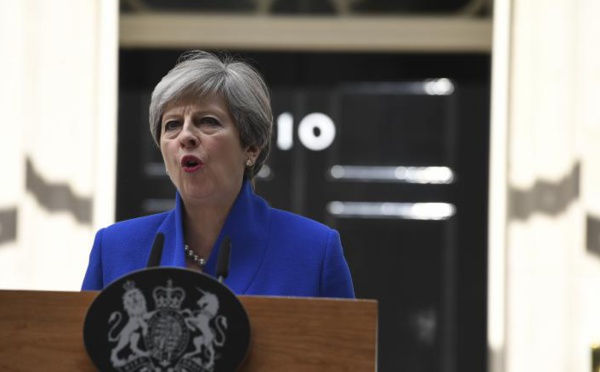 Theresa May toujours en quête de majorité