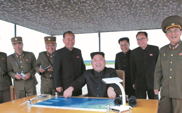 Pyongyang promet d'autres tirs de missiles