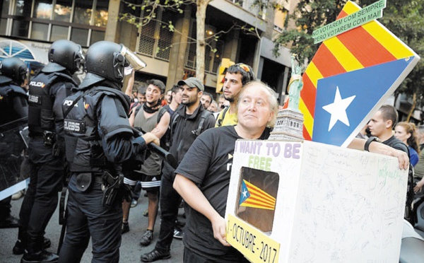 ​Les tensions entre Madrid et  la Catalogne gagnent la police