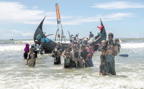 Au moins 12 morts dans le naufrage d’un bateau de Rohingyas au Bangladesh