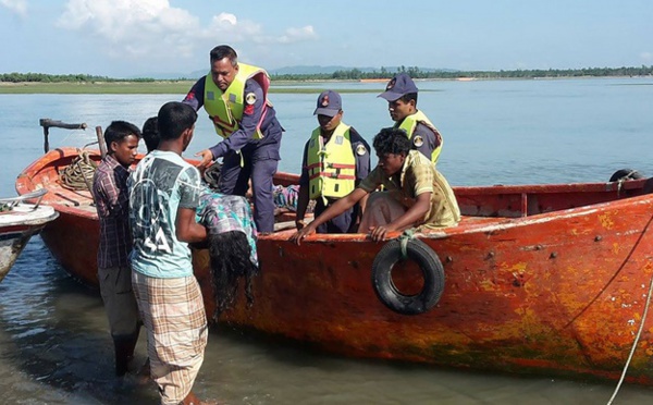 8 morts dans le naufrage de réfugiés rohingyas au Bangladesh