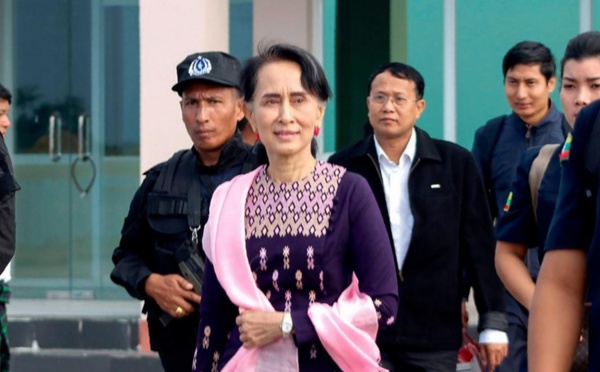 Aung San Suu Kyi se rend dans l'Etat des Rohingyas