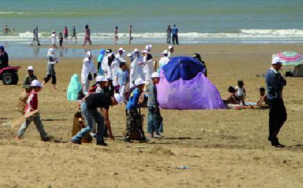 Agadir : Mille jeunes s’activent pour une plage propre
