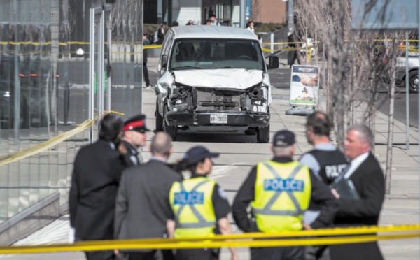 10 morts dans une attaque à la camionnette-bélier à Toronto