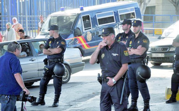 La Guardia civil dans ses tristes œuvres : Sauvagement tabassé pour des sardines