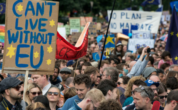 Des milliers de manifestants réclament un second vote sur le Brexit