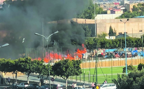 Les camps des migrants irréguliers en feu