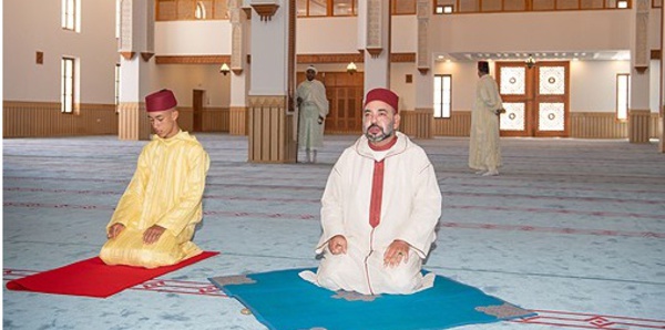 S.M le Roi, Amir Al-Mouminine, inaugure à Tanger la Mosquée “SA la Princesse Lalla Abla”