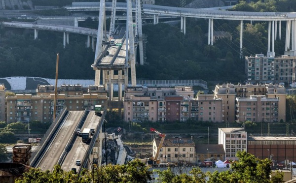 Les recherches continuent après l’effondrement du viaduc à Gênes