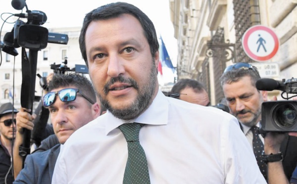 Salvini menace de fermer  les aéroports italiens aux migrants venant d'Allemagne