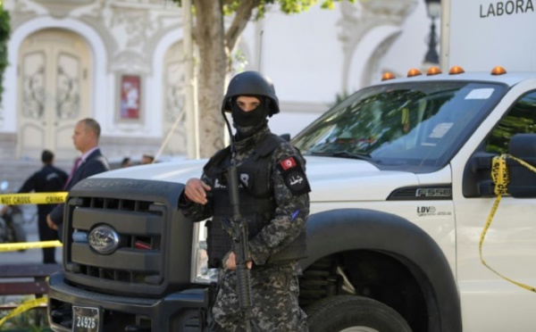 Vingt blessés dans le premier attentat à Tunis depuis 2015