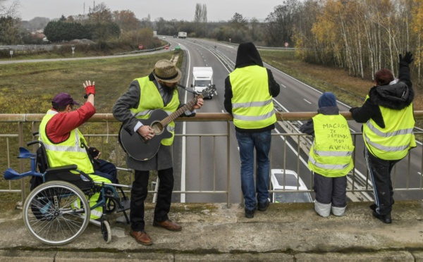 Les“gilets jaunes” en jaune pâle