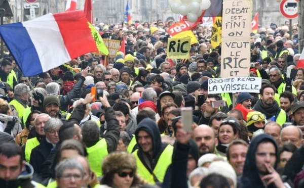 Après l'acte 9 des gilets jaunes, place au grand débat