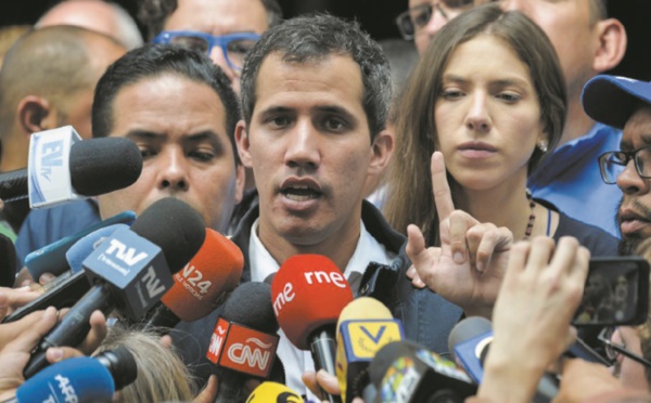 Juan Guaido appelle à manifester pour faire basculer l'armée