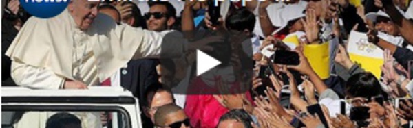 Emirats : le pape célèbre une messe inédite en plein air