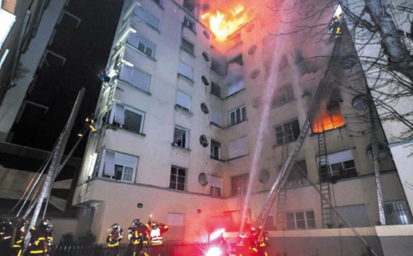 Dix morts dans l'incendie d'un immeuble à Paris