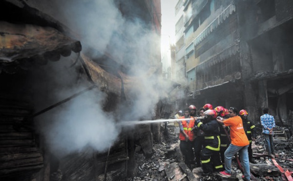 Au Bangladesh, un incendie a fait au moins 70 morts à Dacca