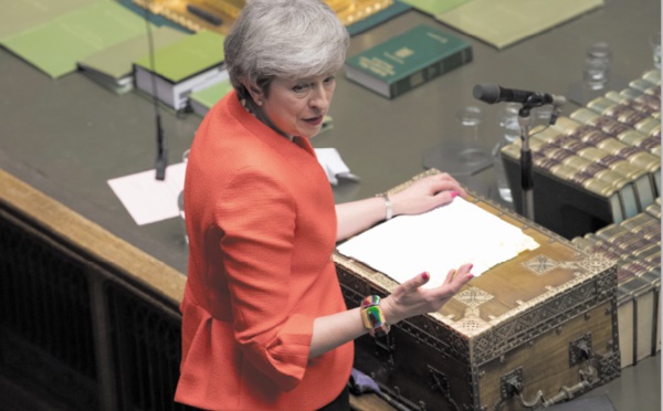 Le Parlement appuie la nouvelle stratégie de May incluant un possible report du Brexit