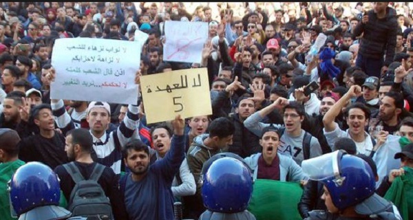 Une dizaine de journalistes arrêtés à Alger