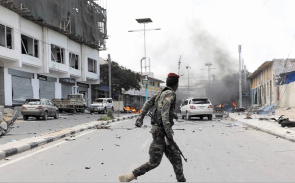 Un attentat suicide fait au moins 10 morts à Mogadiscio