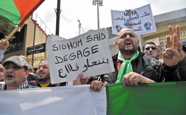 Algérie : Manifestation contre le patron du principal syndicat