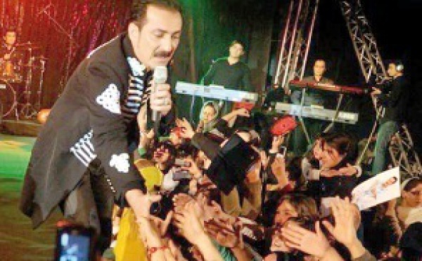 Farhad Darya, le «Elvis afghan», chante pour les femmes et son pays