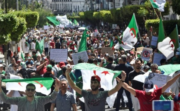 Plusieurs arrestations au 18ème  vendredi de manifestations en Algérie